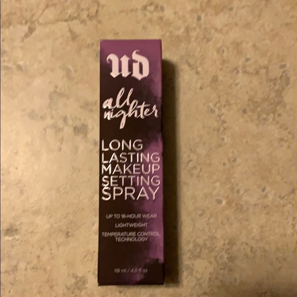 Urban Decay all nighter finishing spray